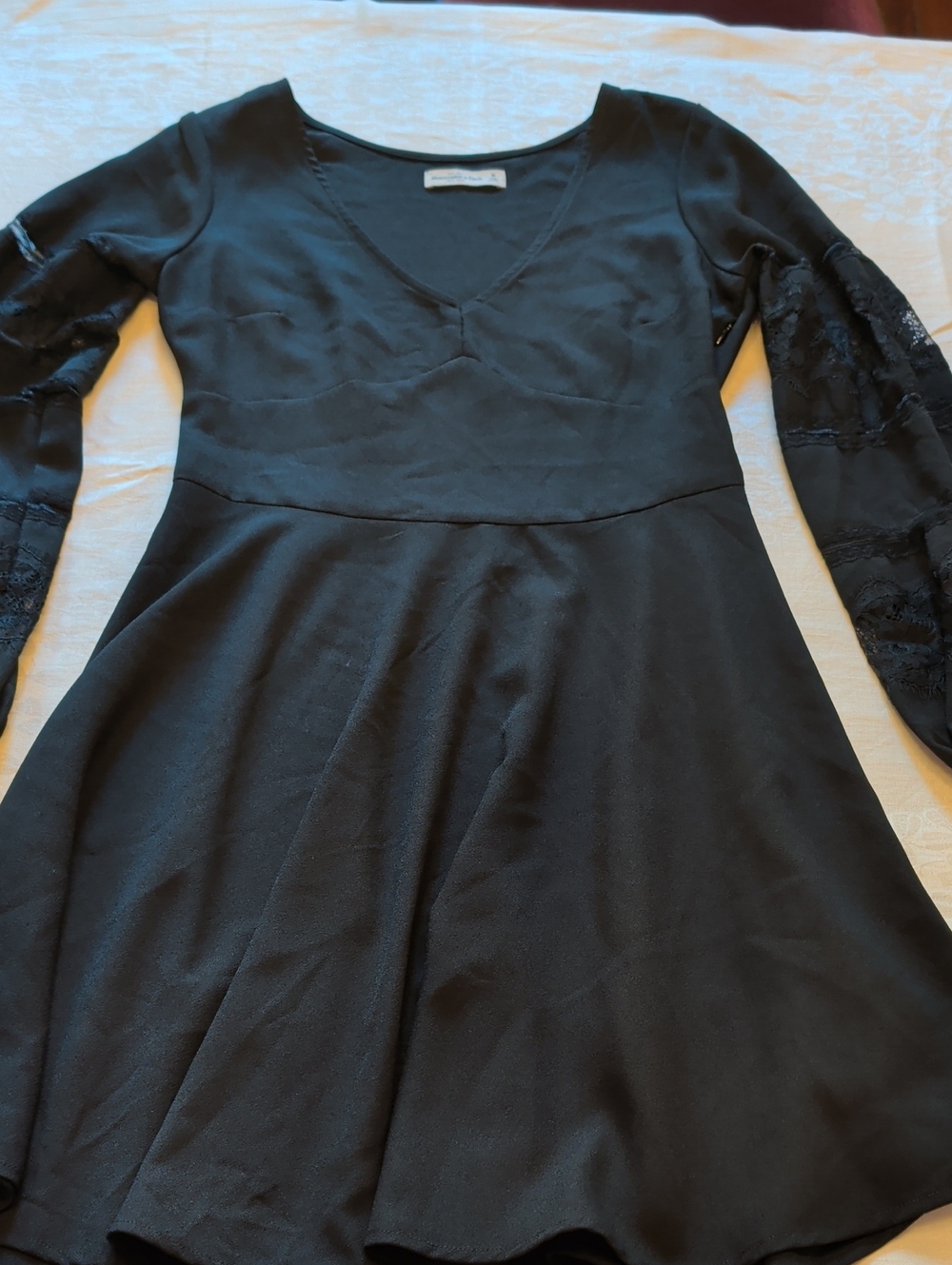 Abercrombie & Fitch Black Lace-Sleeve Fit & Flare Dress Size M